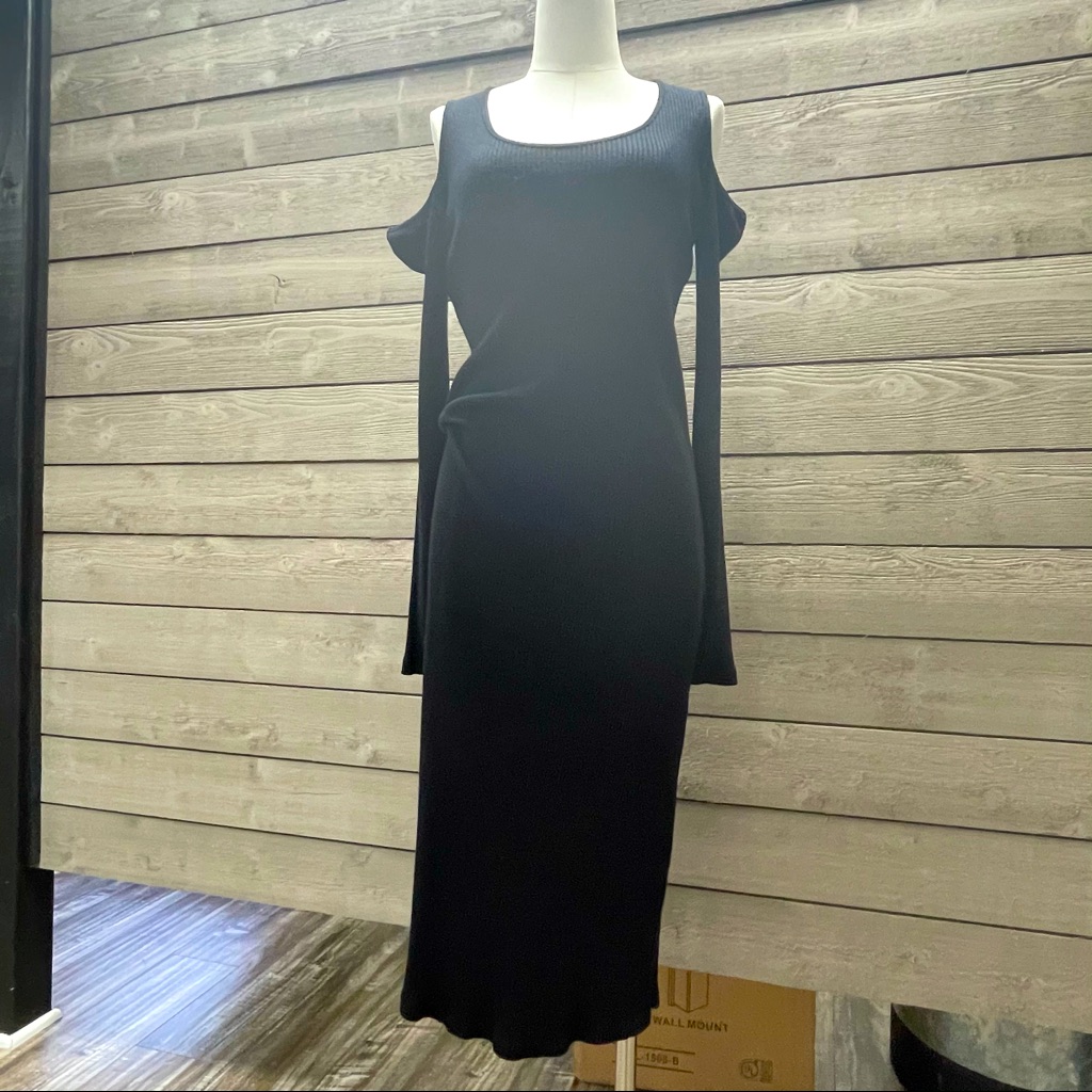 Monrow Cold Shoulder Ribbed Fitted Dress